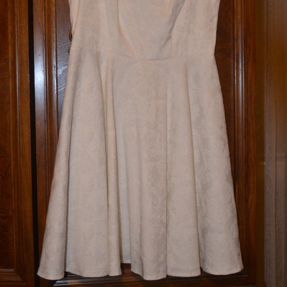 White Dress - Picture 2 of 6